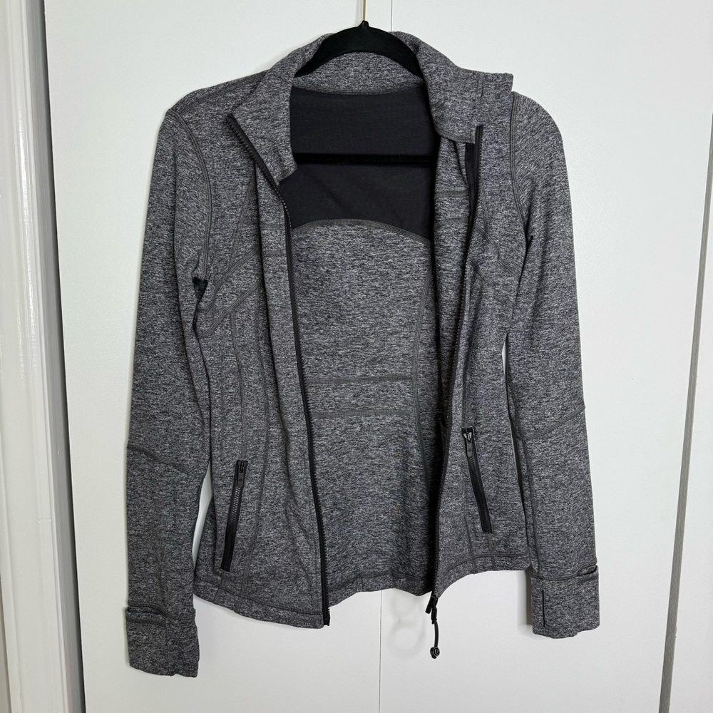 Lululemon Athletica Heathered Black Define Jacket Luon - size 6 - Picture 5 of 6